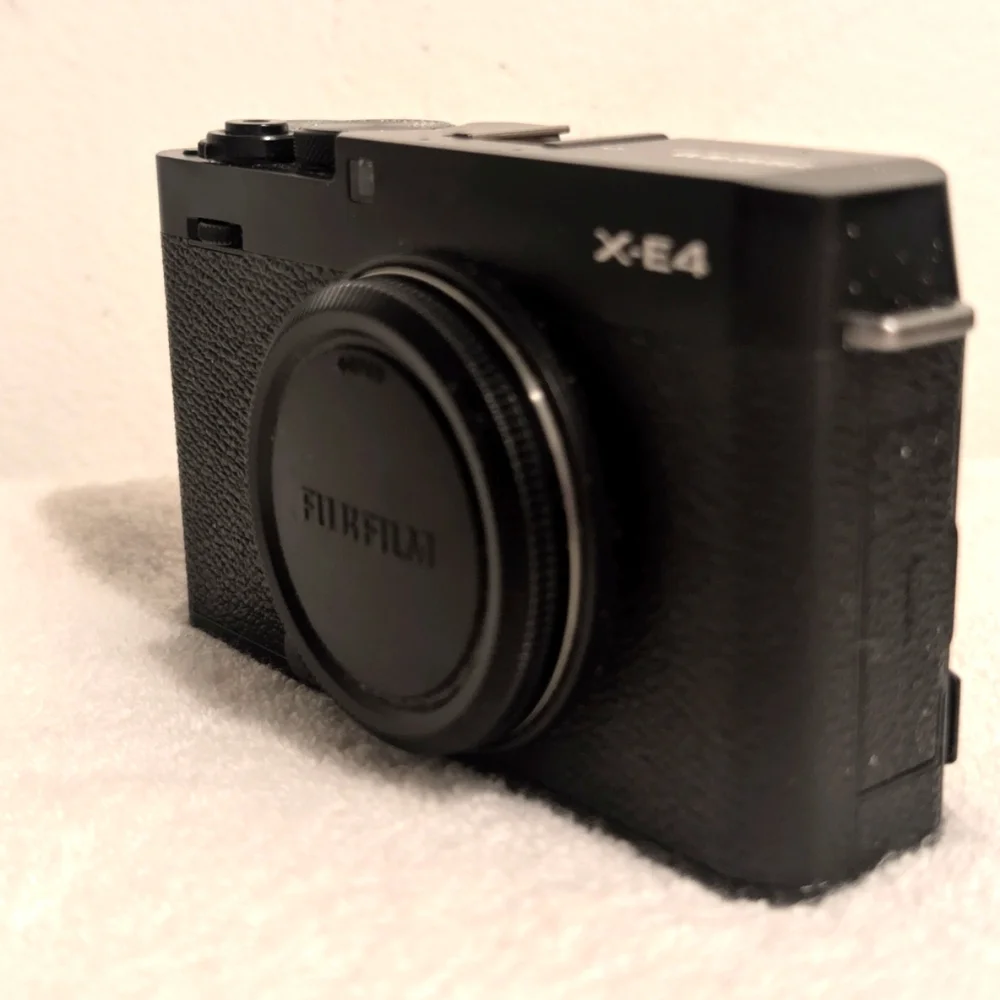 Fujifilm X-E4 Black Excellent Condition Updated NWOB Pls read Description